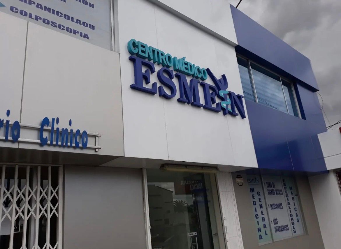 Fachada Centro Médico Quirúrgico ESMEIN